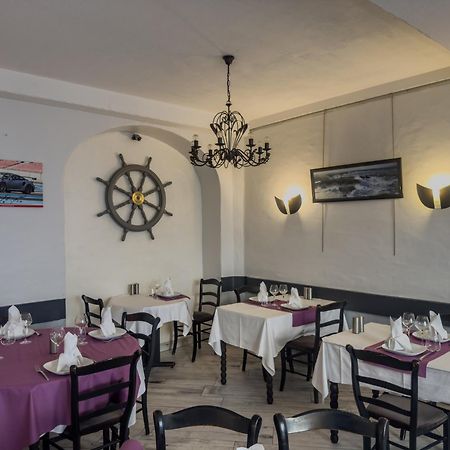 Logis Hotel Les Chardons Bleus Restaurant Le Bistrot De La Mer รอสกอฟ ภายนอก รูปภาพ