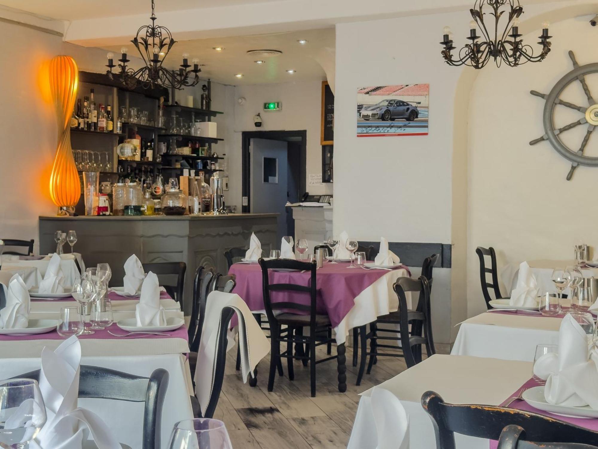 Logis Hotel Les Chardons Bleus Restaurant Le Bistrot De La Mer รอสกอฟ ภายนอก รูปภาพ