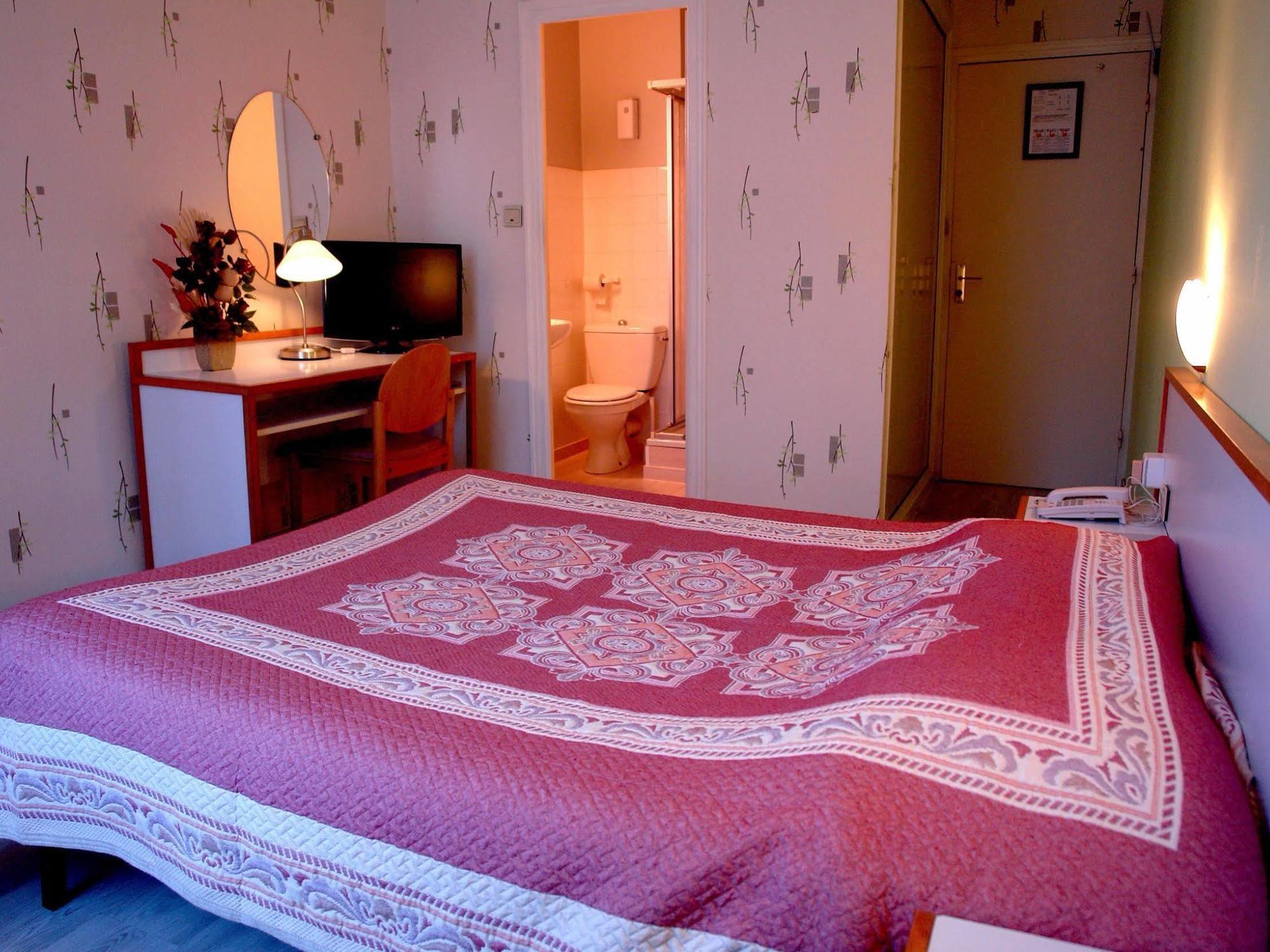 Logis Hotel Les Chardons Bleus Restaurant Le Bistrot De La Mer รอสกอฟ ภายนอก รูปภาพ