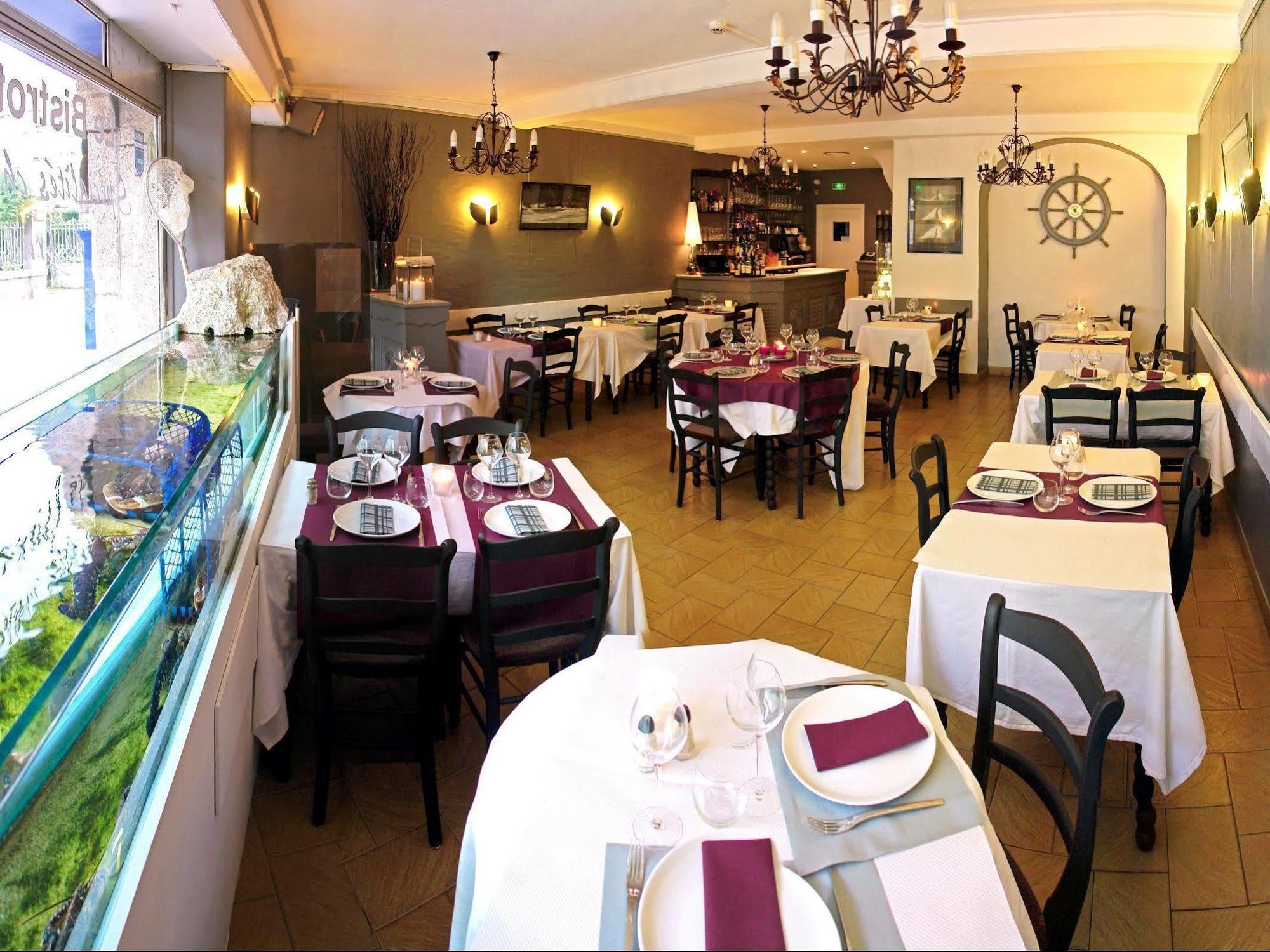Logis Hotel Les Chardons Bleus Restaurant Le Bistrot De La Mer รอสกอฟ ภายนอก รูปภาพ